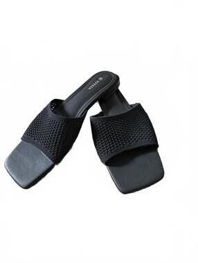 ViVaia black square toe sandal size 9.5